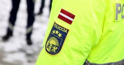 Полиция изъяла наркотики и газовый пистолет в Резекне