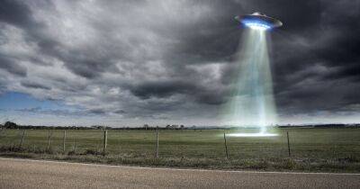 "Необычные характеристики": в США изучают более 500 случаев обнаружения НЛО (видео)