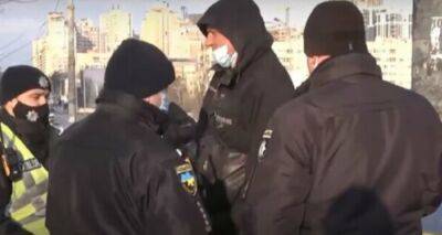 "Это маркер свой-чужой"": полицейских из Донбасса накажут из-за русского языка