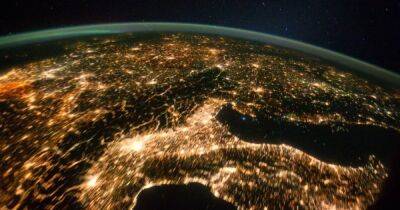 Гигантская коптилка. Выбросы угольной электростанции в центре Европы впервые засняли из космоса (видео)