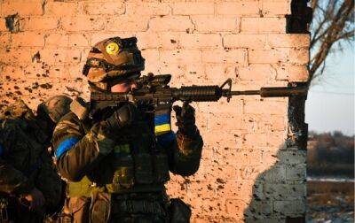 Бої йдуть на околицях. Українські десантники показали фото з Соледара