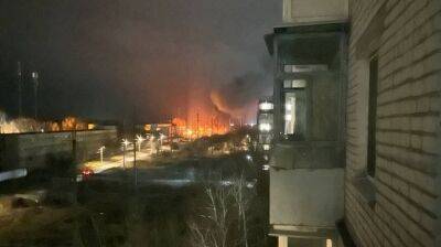 В оккупированном Бердянске прогремели взрывы возле аэродрома, начался пожар