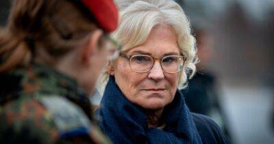 Кристине Ламбрехт уходит с поста министра обороны Германии, – СМИ