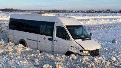 В Башкирии автобус столкнулся с УАЗом, пострадала пассажирка