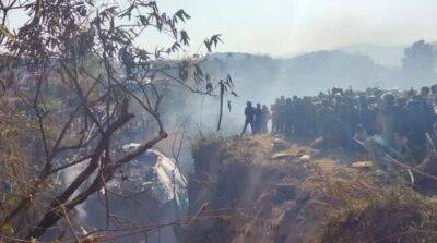 В Непале на месте падения самолета нашли выживших людей – AFP