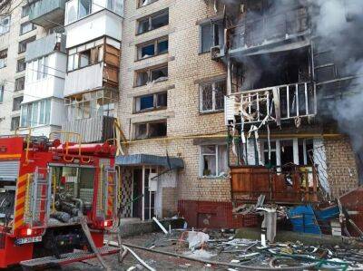 Россияне вновь обстреляли в Херсоне здание, где работают представители Красного Креста, возник пожар – Офис президента