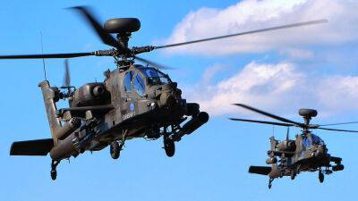 СМИ: Минобороны Великобритании отрицает поставку вертолетов Apache Украине