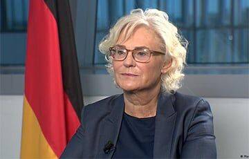 Официально: Ламбрехт подала в отставку с поста министра обороны Германии