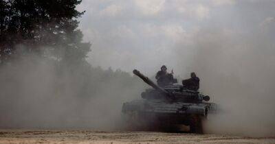 Штурмовики, артиллерия и танки: Bloomberg подсчитали, сколько оружия получила Украина
