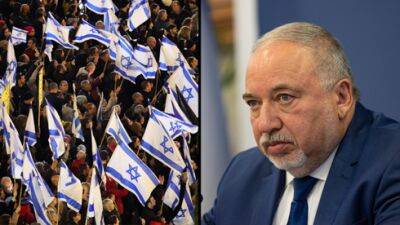 Яир Лапид - Беня Ганц - Мансур Аббас - Либерман: "Мы не пойдем на митинги с палестинским флагами" - vesty.co.il - Израиль
