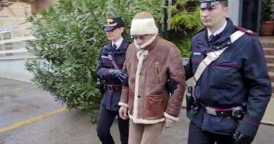 В Италии задержали босса "Коза ностры" Денаро, который скрывался 30 лет (видео)