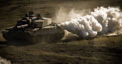 "Перейти от сдерживания к изгнанию": что означает решение Лондона поставить Украине танки Challenger-2.