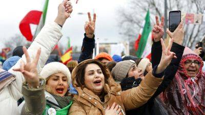 Париж и Страсбург солидарны с иранскими манифестантами
