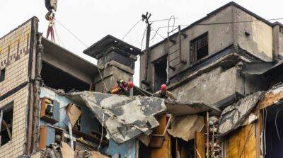 Ракетный удар по жилому дому в Днепре: спасатели разобрали 90% завалов