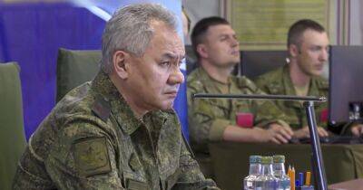 Благодарил оккупантов: Шойгу посетил штаб группировки "Восток" ВС РФ в Украине (видео)