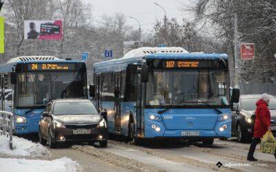 Следователи выясняют, почему в тверских автобусах не убирают снег и лед на входе