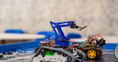 Украинец разработал робота-конструктора для военных и не только: собрать может каждый