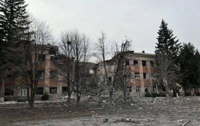Войска РФ разрушили колледж в Купянске