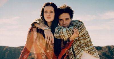 Бруклин Бекхэм и Никола Пельтц снялись для Vogue в стиле 70-х