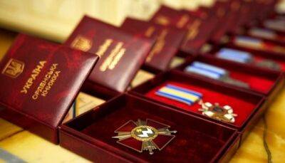 Президент удостоил госнаград 121 военного, 74 из них – посмертно
