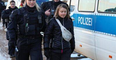 Грета Тунберг - В Германии задержали Грету Тунберг. Она протестовала против строительства угольного карьера - rus.delfi.lv - Германия - Латвия