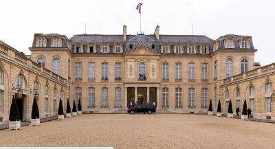 Во Франции начинается суд над группой ультраправых, «фантазировавших» о штурме Елисейского дворца