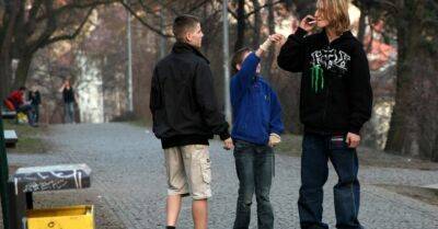 Полиция продолжает проводить рейды в школах: сигареты находят даже у третьеклассников