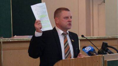 Обвиняемому экс-депутату Хмельницкого облсовета продлили обязанности