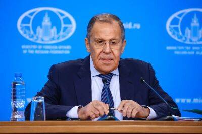 Лавров заявил, что на страны Центральной Азии "оказывается серьезное давление с угрозами", чтобы они не сотрудничали с Россией