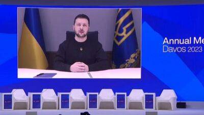 “Хватит колебаться”. Зеленский призвал участников Давоса дать Украине танки до российского наступления