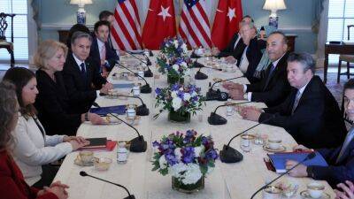 Турция и США попытались сгладить разногласия на переговорах