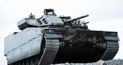 Швеция передаст Украине 50 БМП CV90: что нужно о них знать (видео)