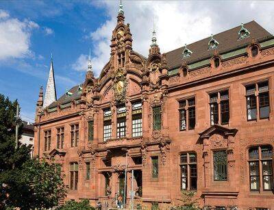 В Гейдельберге неизвестные украли шпиль башни университетской библиотеки