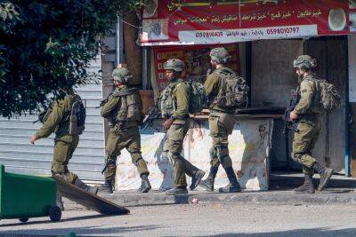 Двое палестинцев убиты в ходе операции по разрушению домов террористов возле Дженина
