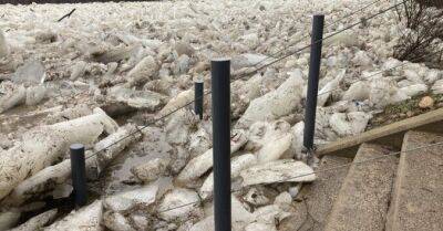 ФОТО, ВИДЕО: на Даугаве образовалась ледяная "пробка"