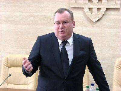СМИ: Резниченко за бюджетные деньги арендует бесплатный склад у скандального застройщика