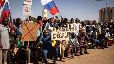 Буркина-Фасо: протесты против присутствия в стране военного контингента Франции - ru.euronews.com - Россия - Франция - Париж - Буркина-Фасо - Уагадугу