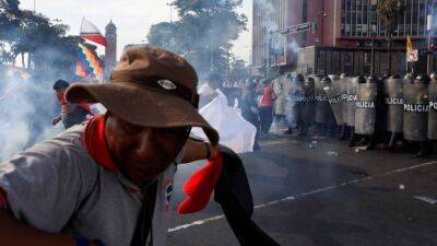 Педро Кастильо - Более 50 человек пострадали за день на протестах в Перу - svoboda.org - Лима - Перу