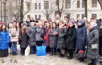 Жены и матери российских оккупантов вышли на митинг
