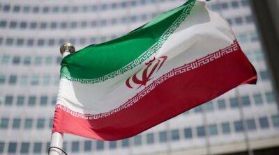 Иранская валюта упала до рекордного минимума из-за санкций – Reuters