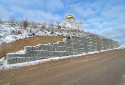 Гору к Белогорскому монастырю в Кунгурском округе укрепили габионами