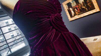 Платье принцессы Дианы продадут на торгах аукциона Sotheby's