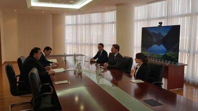 Туркменские дипломаты обсудили сотрудничество с представителями телеканала Euronews