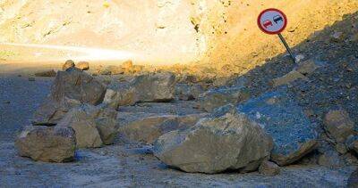 В Рушане в результате камнепада пострадали дома местных жителей - dialog.tj - Таджикистан - Горно-Бадахшанская обл. - район Рушанский