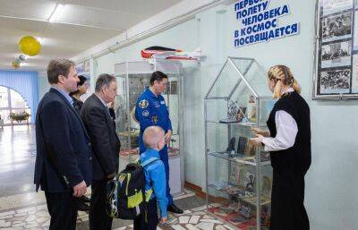 В Удомле отметили 90-летие летчика-космонавта Олега Макарова - afanasy.biz - Россия - Эфиопия