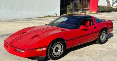 На аукционе задешево продают невероятно редкий Chevrolet Corvette 80-х (фото)