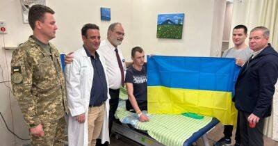 Украинский посол посетил раненых бойцов ВСУ в Израиле (фото)