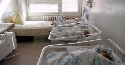 В Рижском роддоме родились первые в этом году тройняшки: Анна, Микс и Эмилс