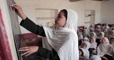 ООН добивается от «Талибан» снятия запретов на учебу и работу для женщин Афганистана.