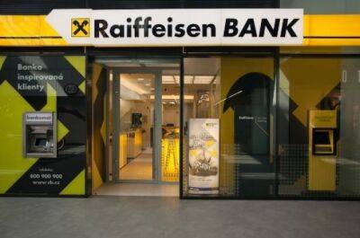 Платежное эмбарго: Чешский Raiffeisen Bank прекратит перевод средств в Россию и Беларусь